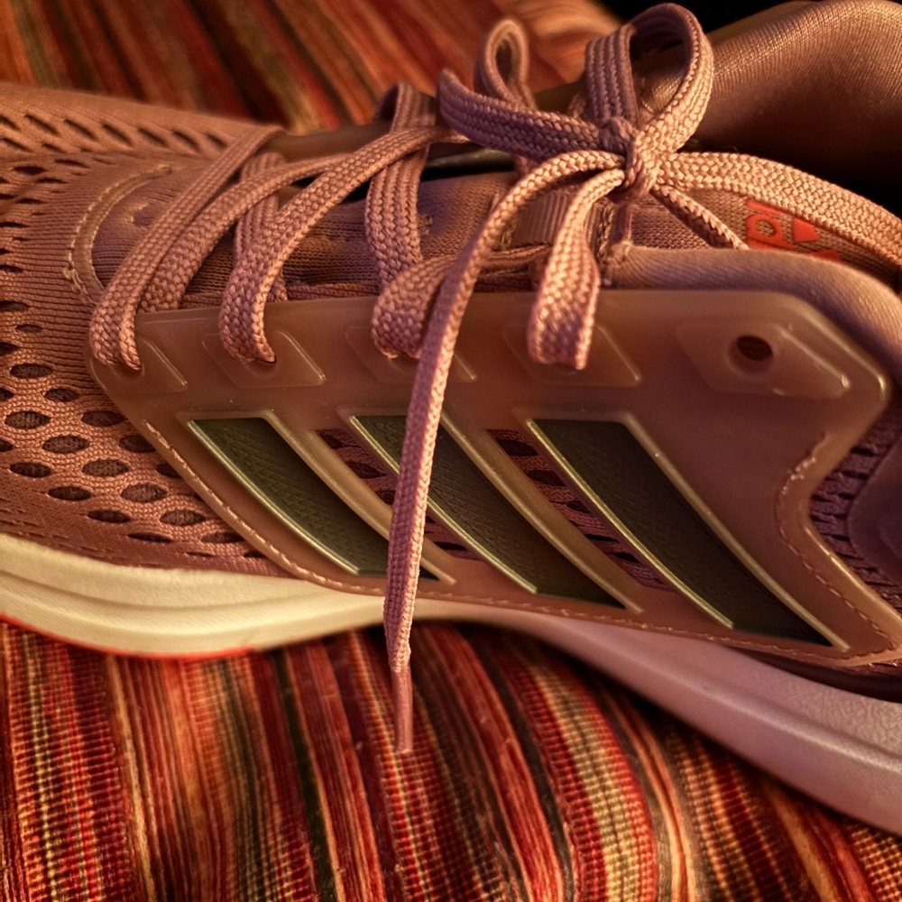 Adidas women’s size 9